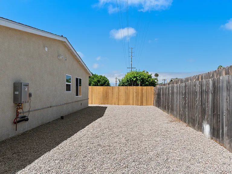 4020 Fond Du Lac Ave — Photo 25