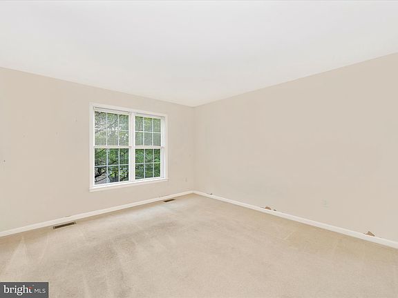 4th image of 1173 Lindsay Ln