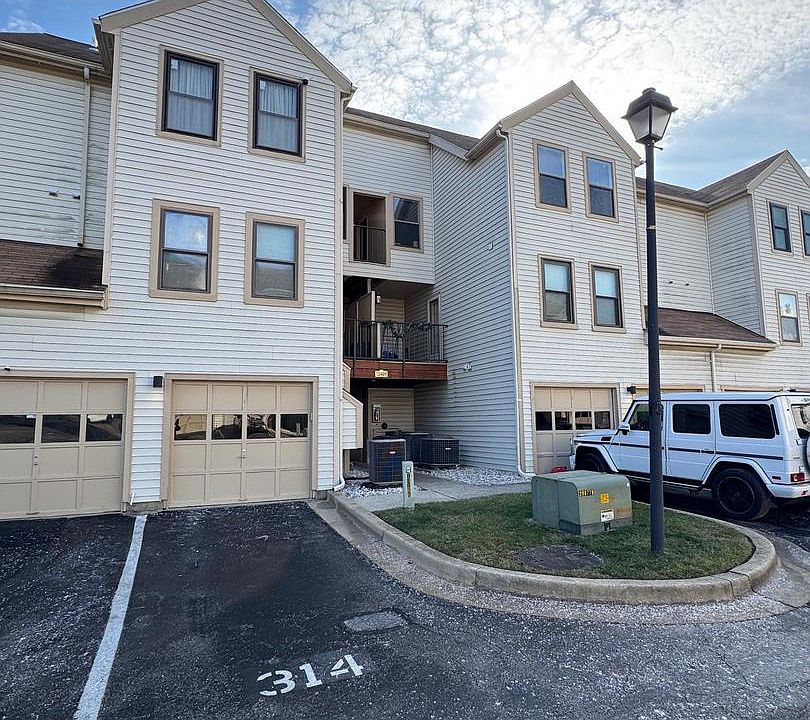1st image of 13409 Shady Knoll Dr APT 113