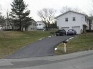 1 Hillside Dr, Thiells, NY 10984