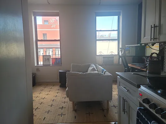 Rented by Chartwell Manhattan Realty | media 12