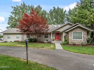 204 Observation Dr, Yakima, WA 98901