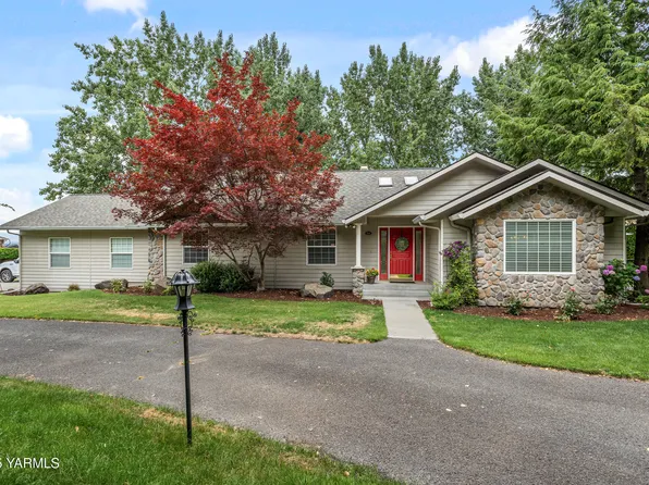 204 Observation Dr, Yakima, WA 98901