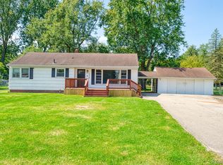 1512 Amy St, Burton, MI 48509