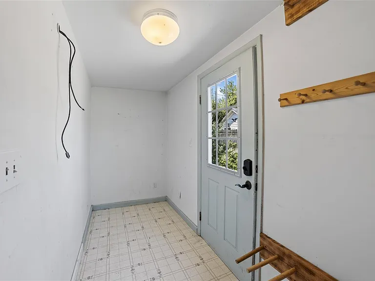 520 Wachtel Ave — Photo 18