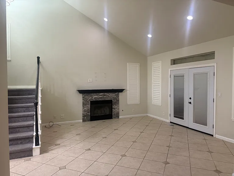 207 Round House Pl — Photo 13