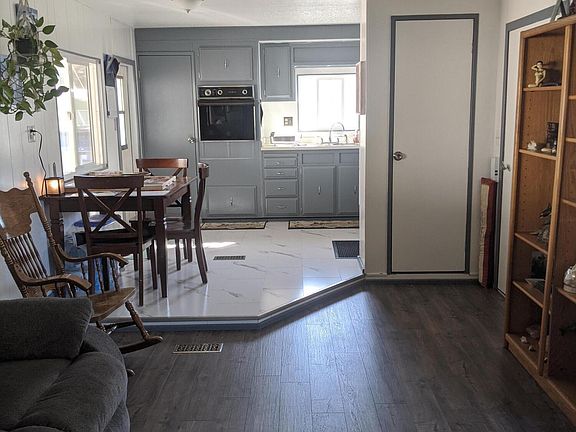 4th image of 2373 Meadowbrook Dr