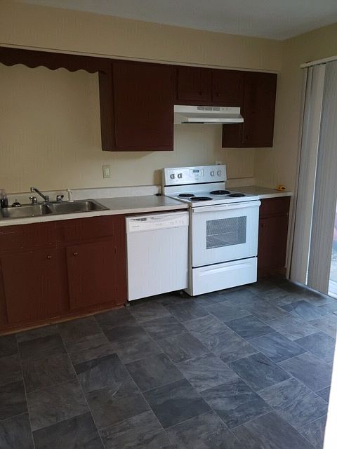 1st image of 1337 W Jeth Ct