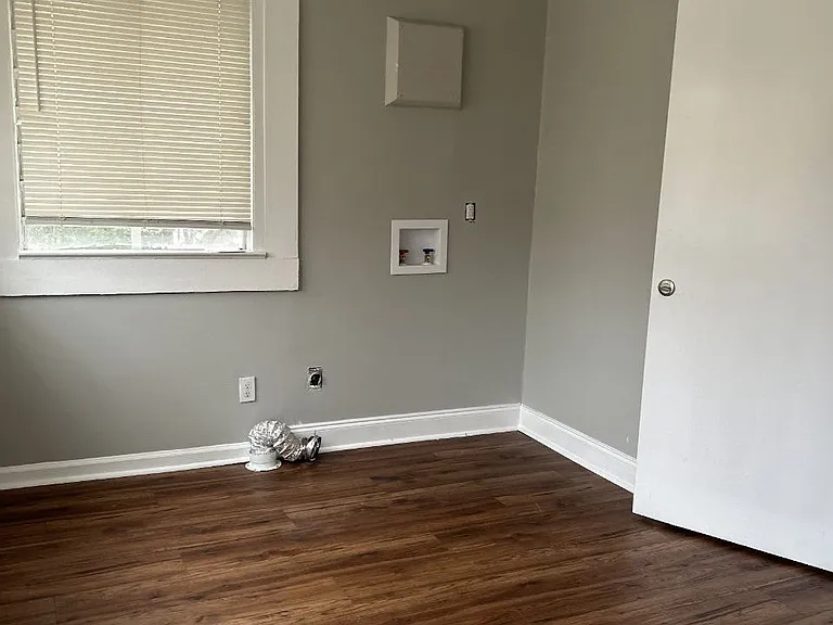 920 Lamore St — Photo 10