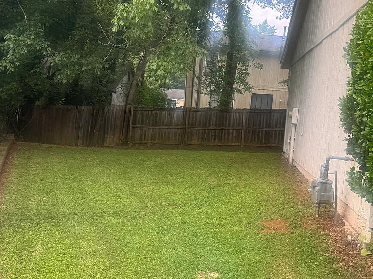 1050 Parkwest Ct — Photo 28