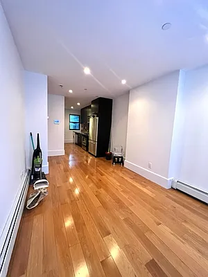 Rented by Nest Seekers International | media 8