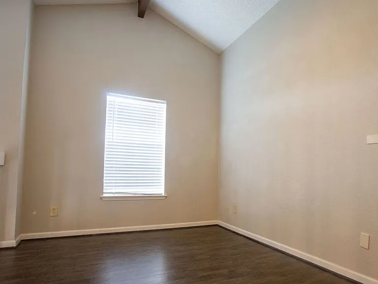 6392 Peacock Hills Dr — Photo 9