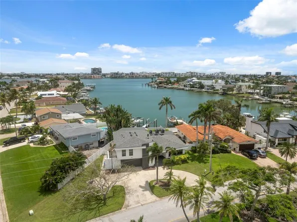 900 79th St S, Saint Petersburg, FL 33707