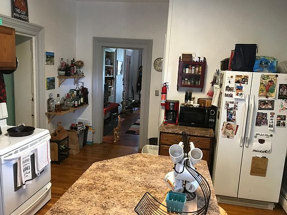 4th image of 801 Pearl Ave #1
