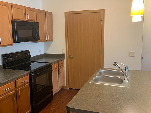 3rd image of 1803 S 92nd St #1803-201