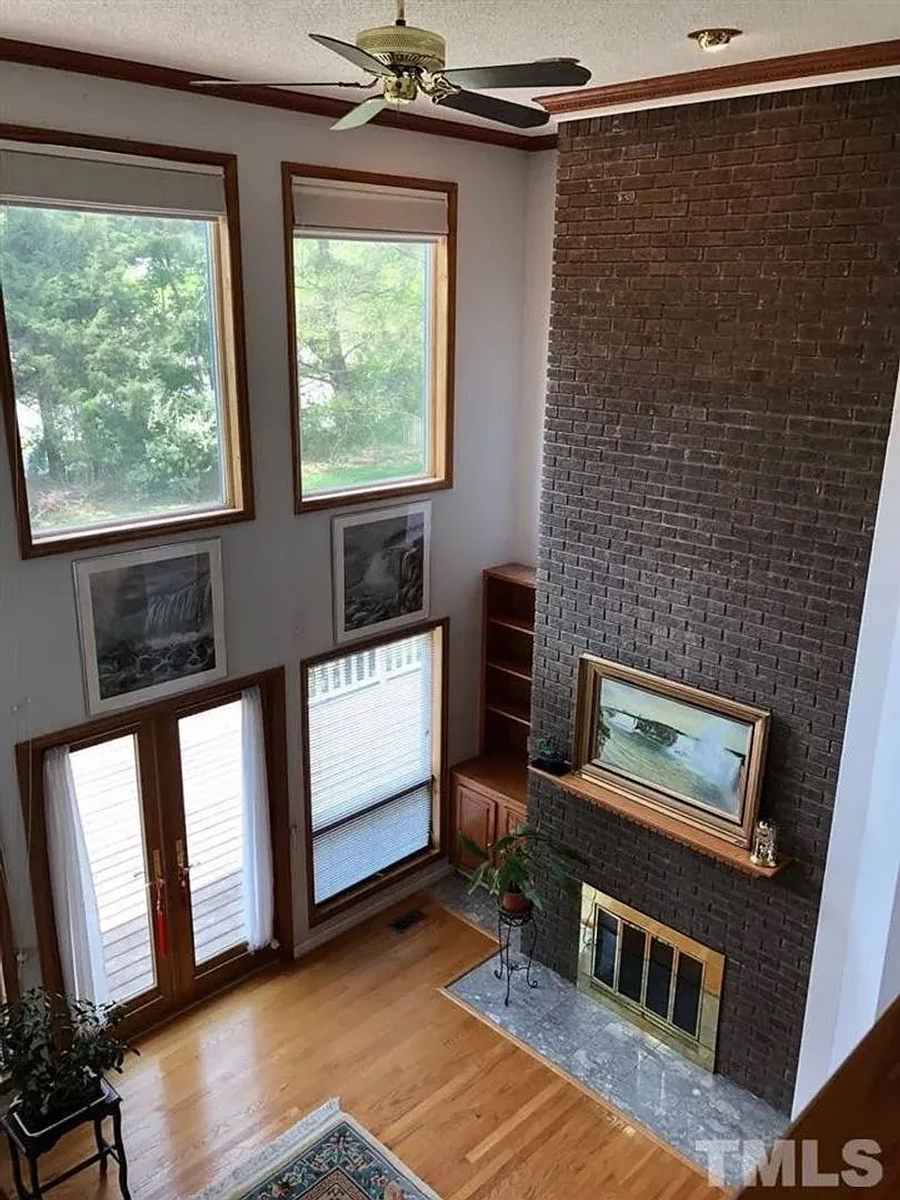 Room in 4 Bedroom Home at Kingsway Dr — Photo 2