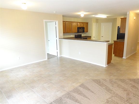 5th image of 2022 Lake Trail Dr