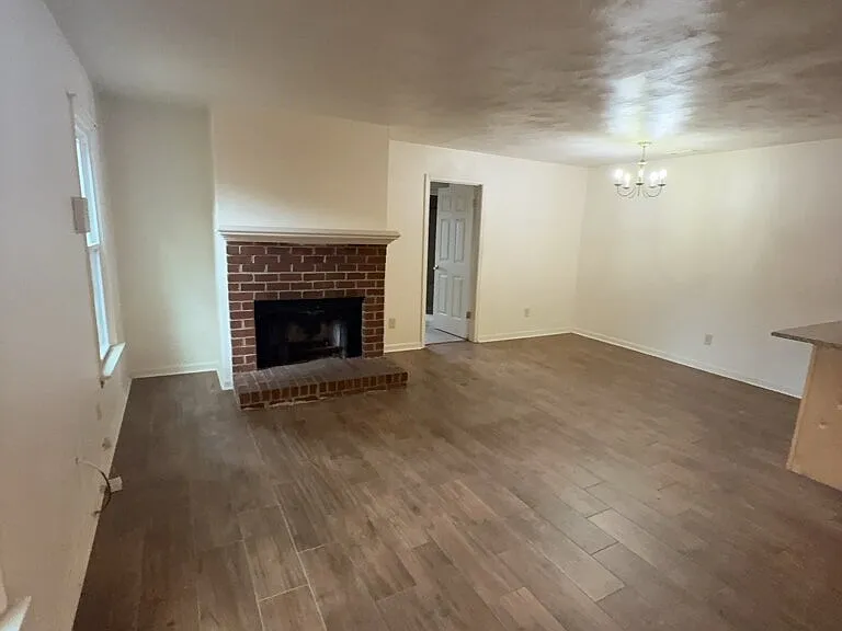 921 Wickford Dr — Photo 9