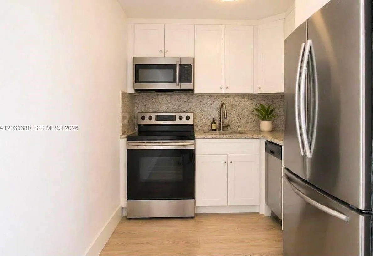 Villa Navarra Condo — Photo 1