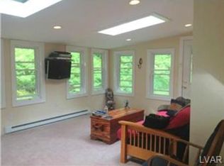 2328 Polk Valley Rd, Hellertown, PA 18055