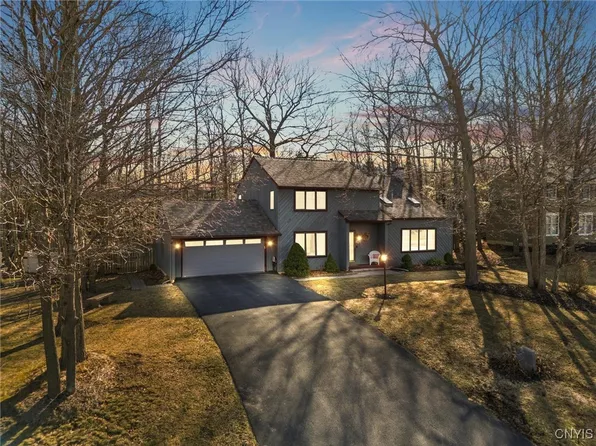 4852 Limehill Dr, Syracuse, NY 13215