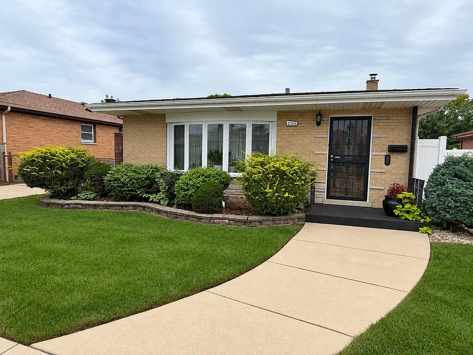 2725 W 86th St