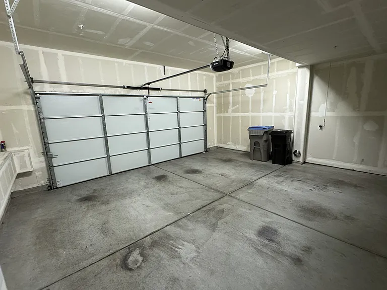 2-Car Garage