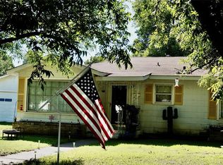 1369 Hillcrest Dr, Graham, TX 76450