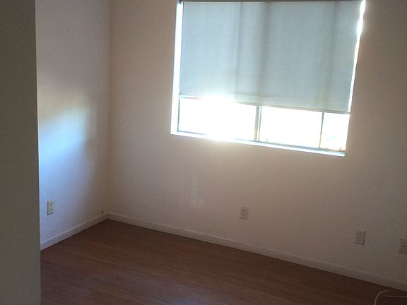 3rd image of 2117 Clinton St APT 205