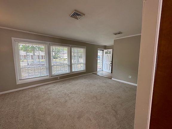 5th image of 715 Caspian Ln