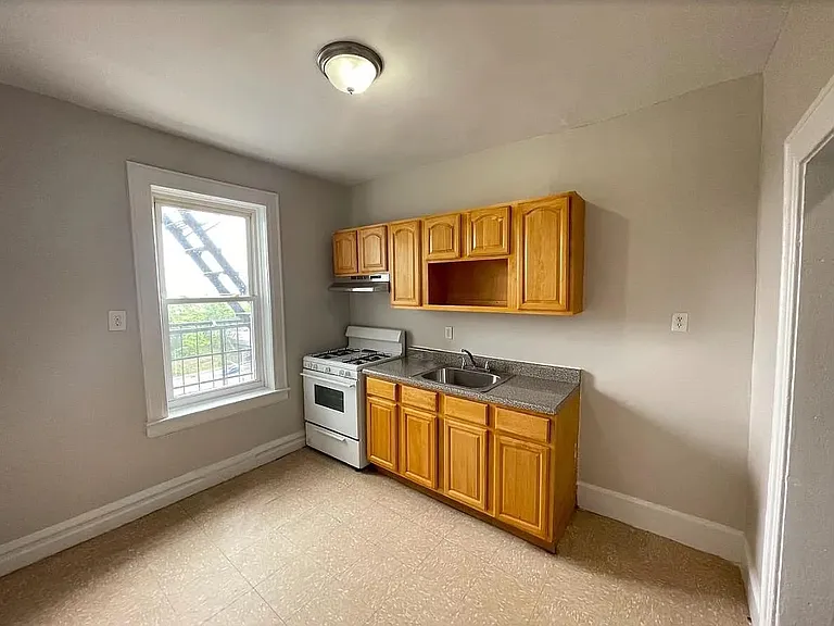 75 N 7th St #407 — Photo 2