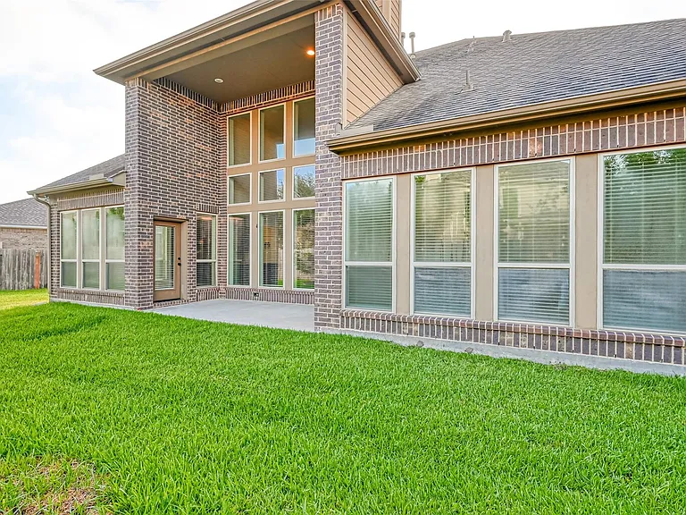4006 Misty Waters Ln — Photo 38