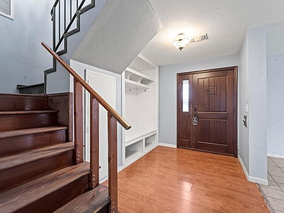 4th image of 207 Arlington Way