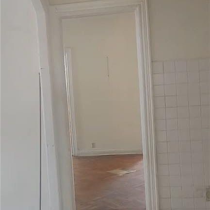 4th image of 360 E 98th St