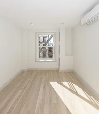 Rented by Voro New York | media 25