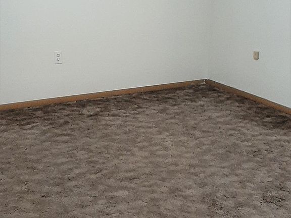 5th image of 1312 Pleasant Valley Blvd APT 3