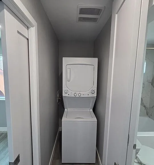5353 S Harcourt Ave — Photo 9