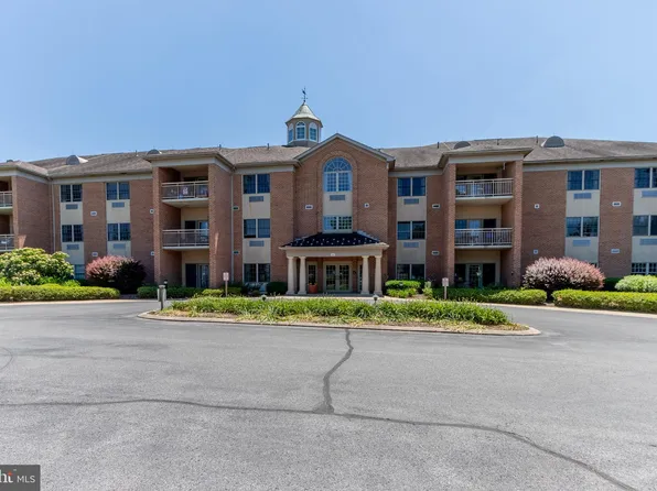 305 Village Heights Dr APT 125, State College, PA 16801