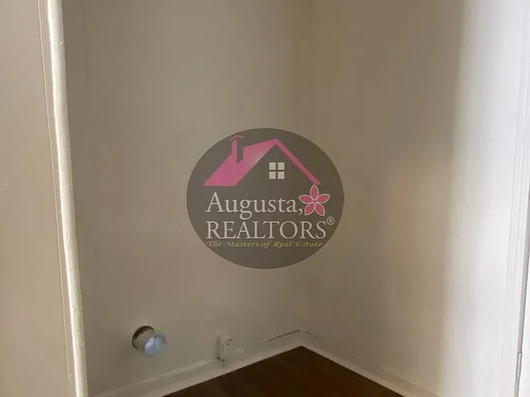 726 Ross Ave — Photo 10