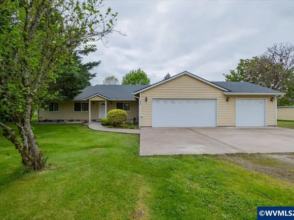 1396 Cascade Dr, Lebanon, OR 97355