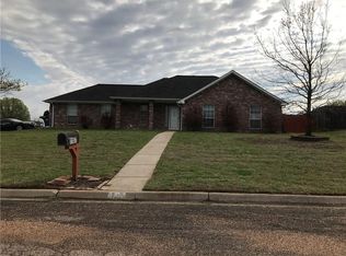 1107 Willow Bend St, Cleburne, TX 76031