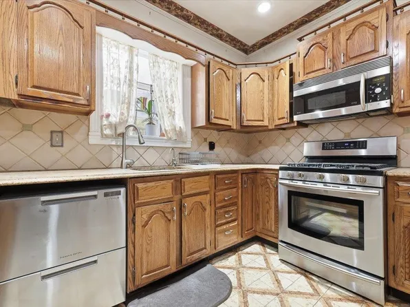 20 75th Street image 15 of 41