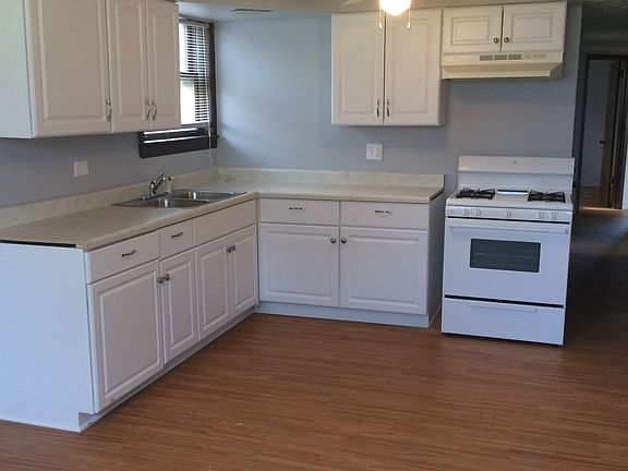 2nd image of 15020 Woodlawn Avenue # Fl 1ST
