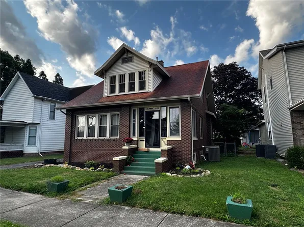 1009 Wabash Ave, Mattoon, IL 61938