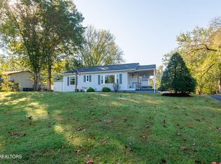 121 Midway Dr, Oliver Springs, TN 37840