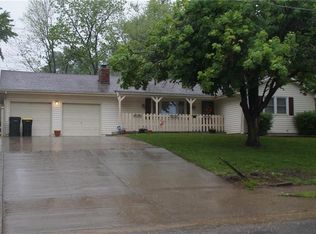 516 Ida St, Lansing, KS 66043