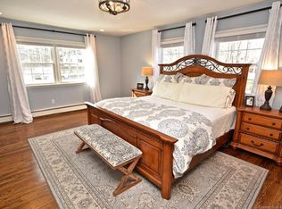 343 W River Rd, Orange, CT 06477