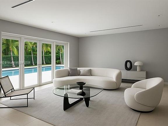2nd image of 935 Alfonso Ave #0