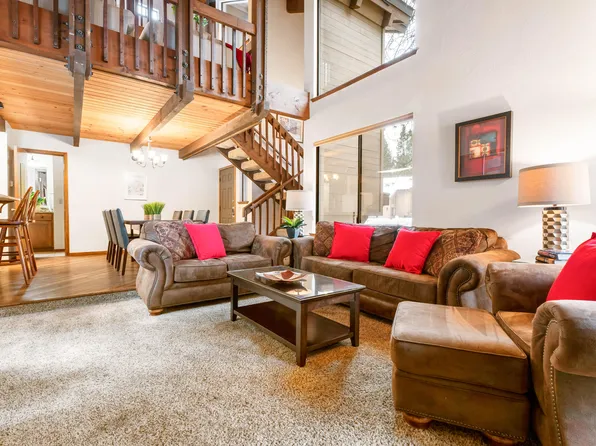 17698 Tennis Village Ln #48, Bend, OR 97707