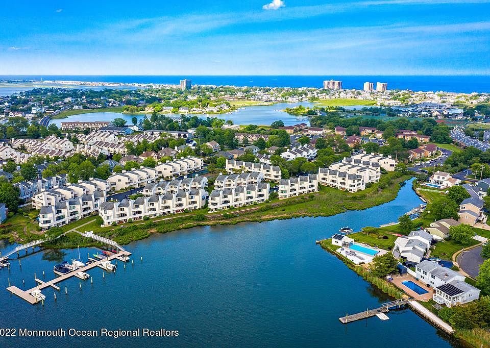 2nd image of 8 Seawinds Way